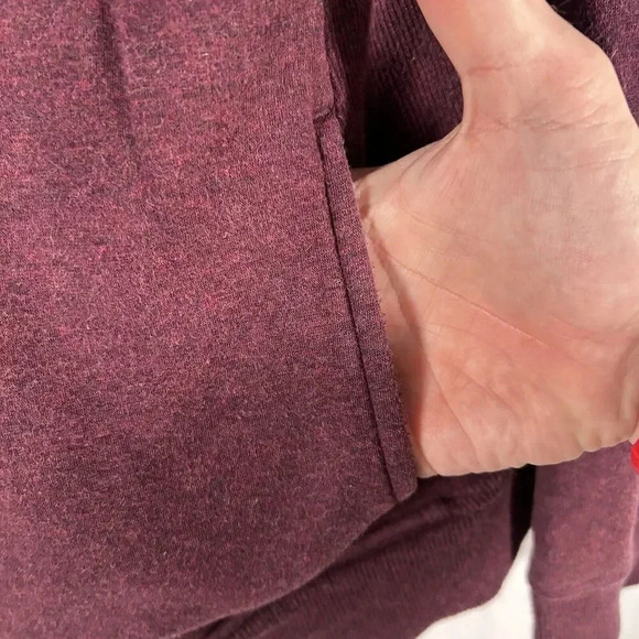 UGG Hoodie Women's Medium Burgundy Full Zip Drawstring Pockets Cotton Blend - Picture 4 of 9